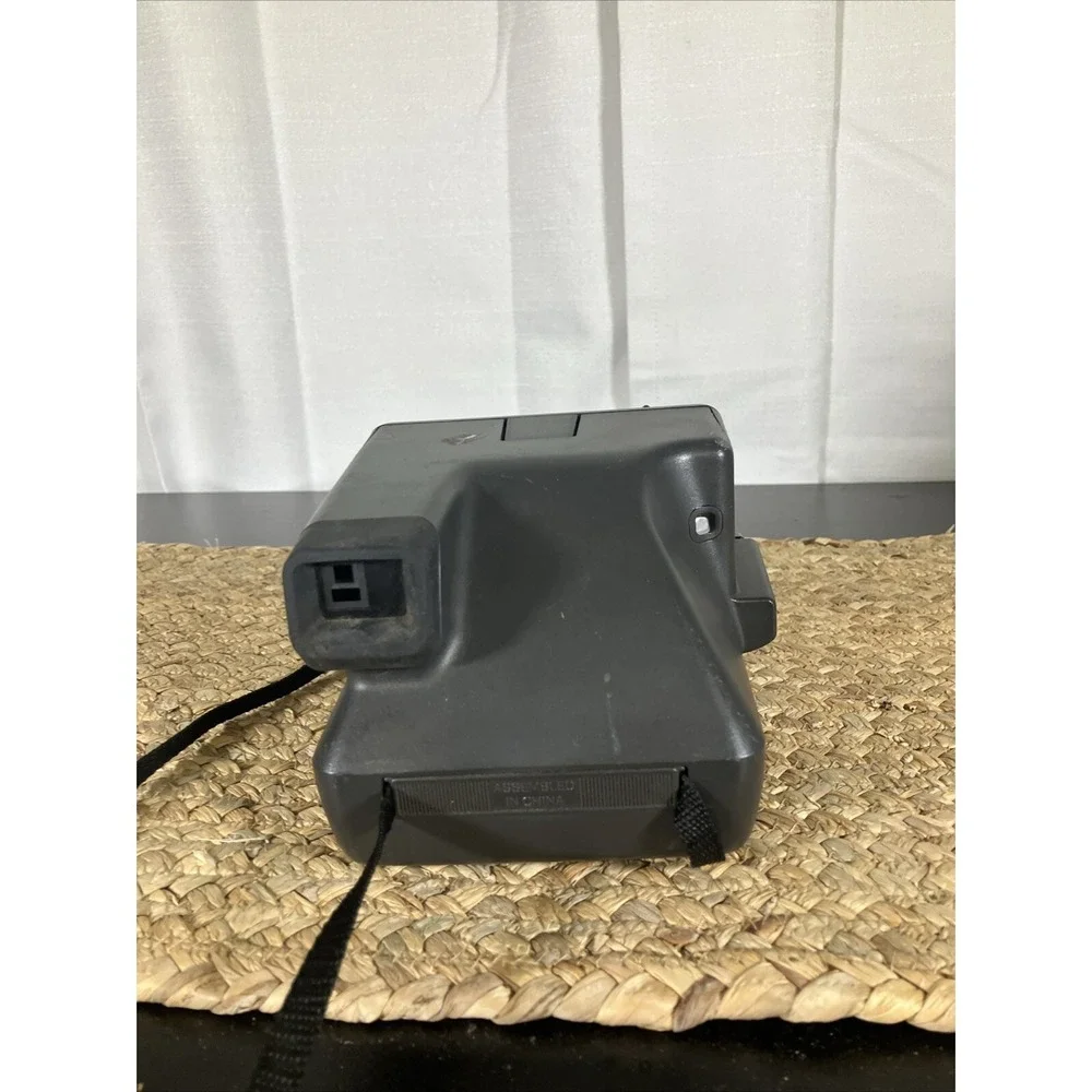 Polaroid 600 OneStep Close Up Instant Film Camera‎